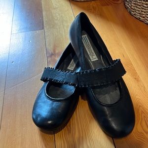 Arnold Churgin ballet flat